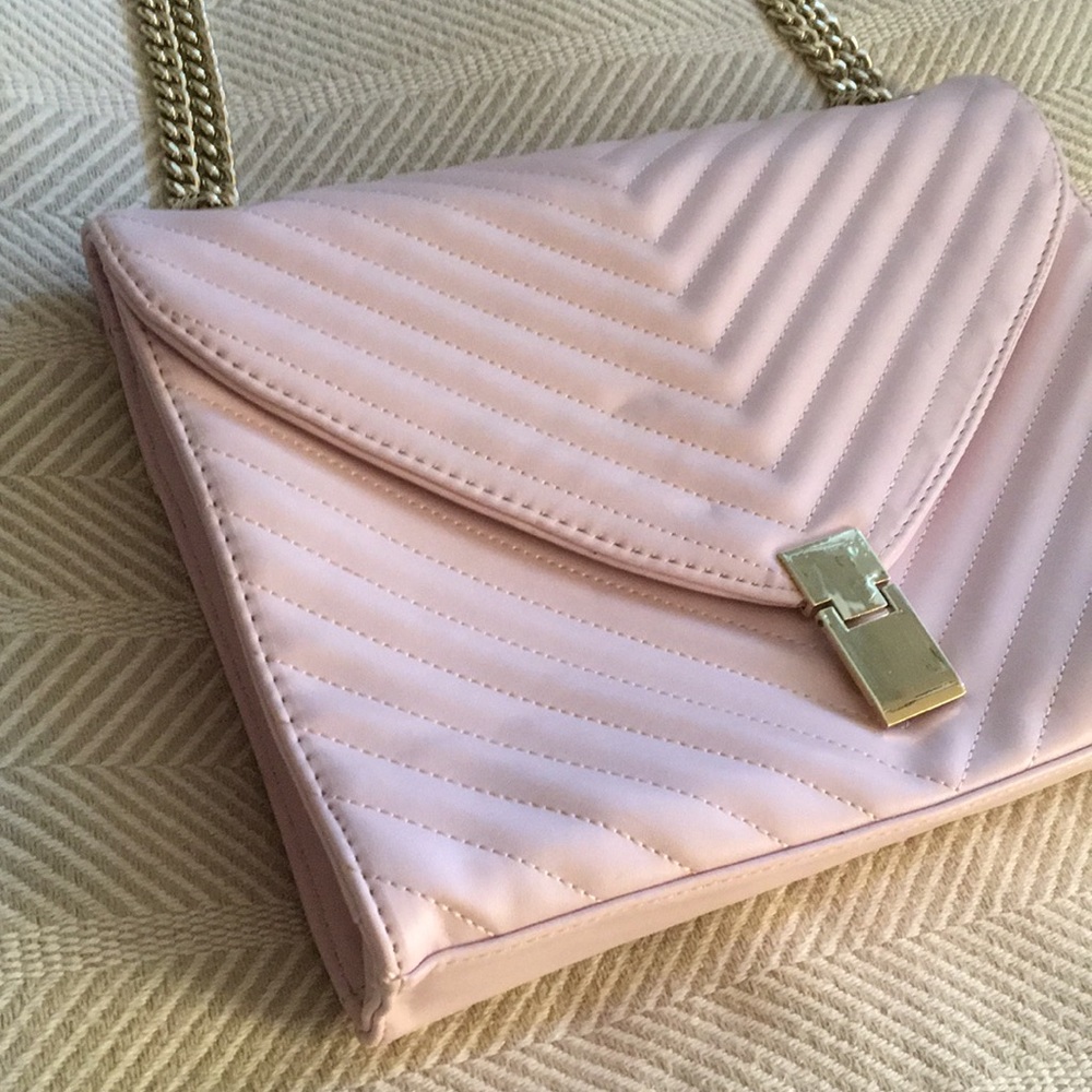 JustFab Quilted Chain Shoulder Bag - Picture 2 of 8